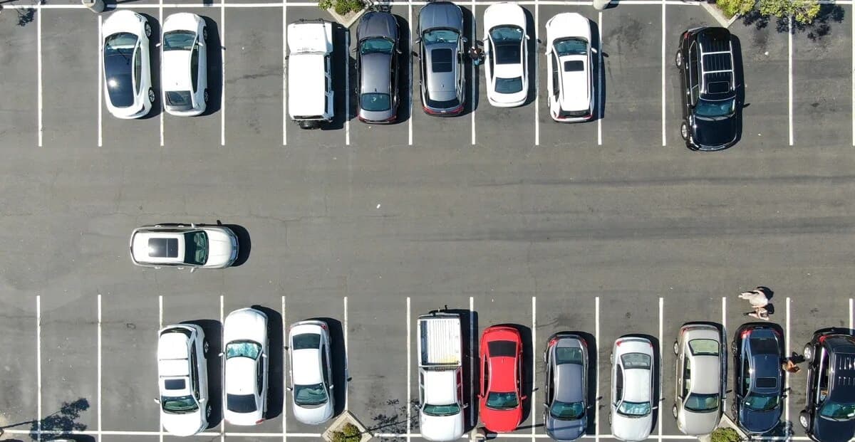 YOLOv8 Smart Parking Detection